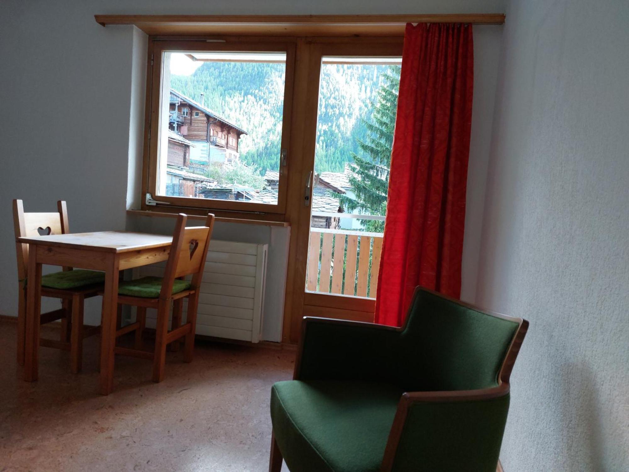 Alpenroesli Bed & Breakfast
