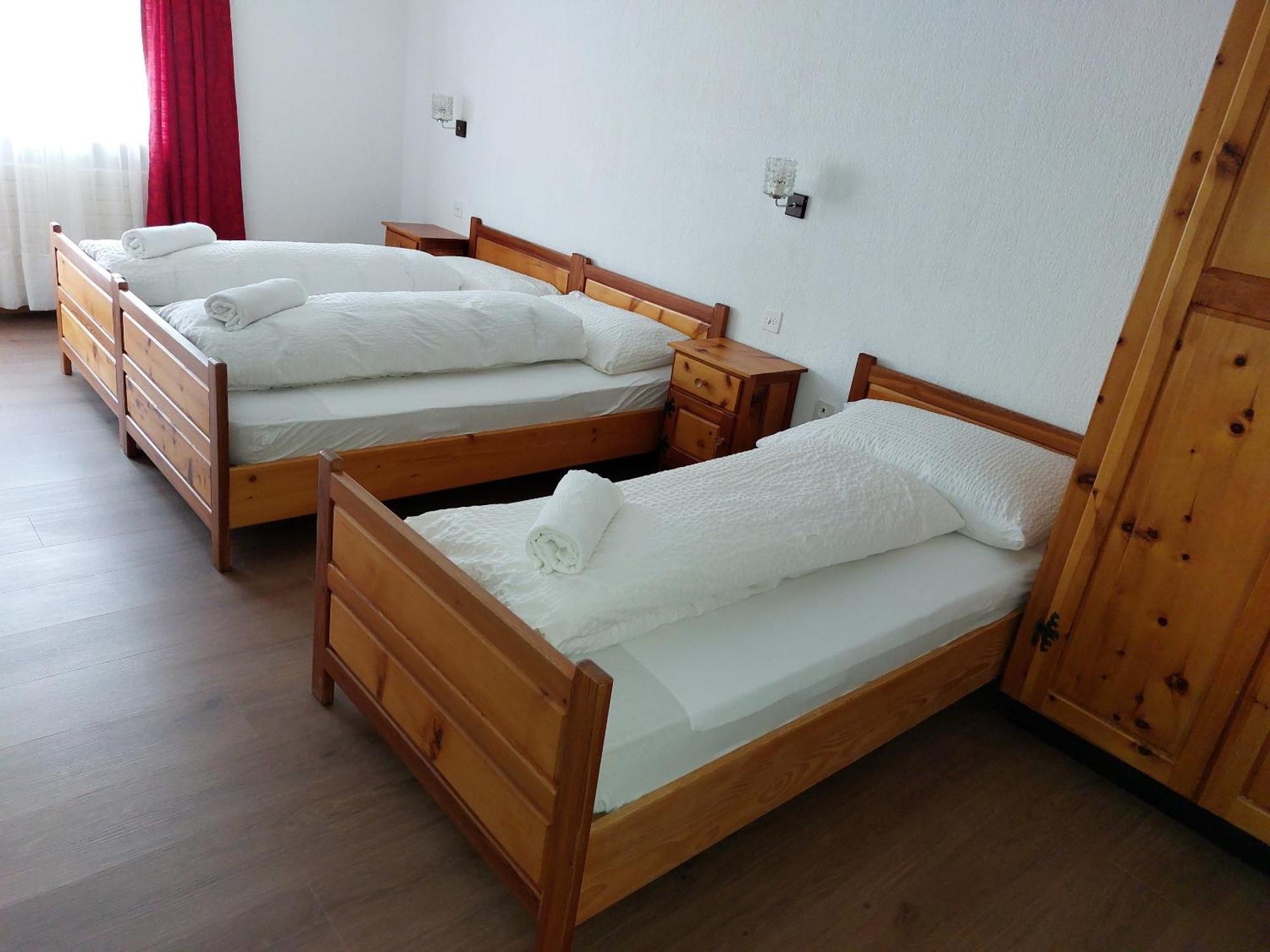 Bed & Breakfast Alpenroesli 2*